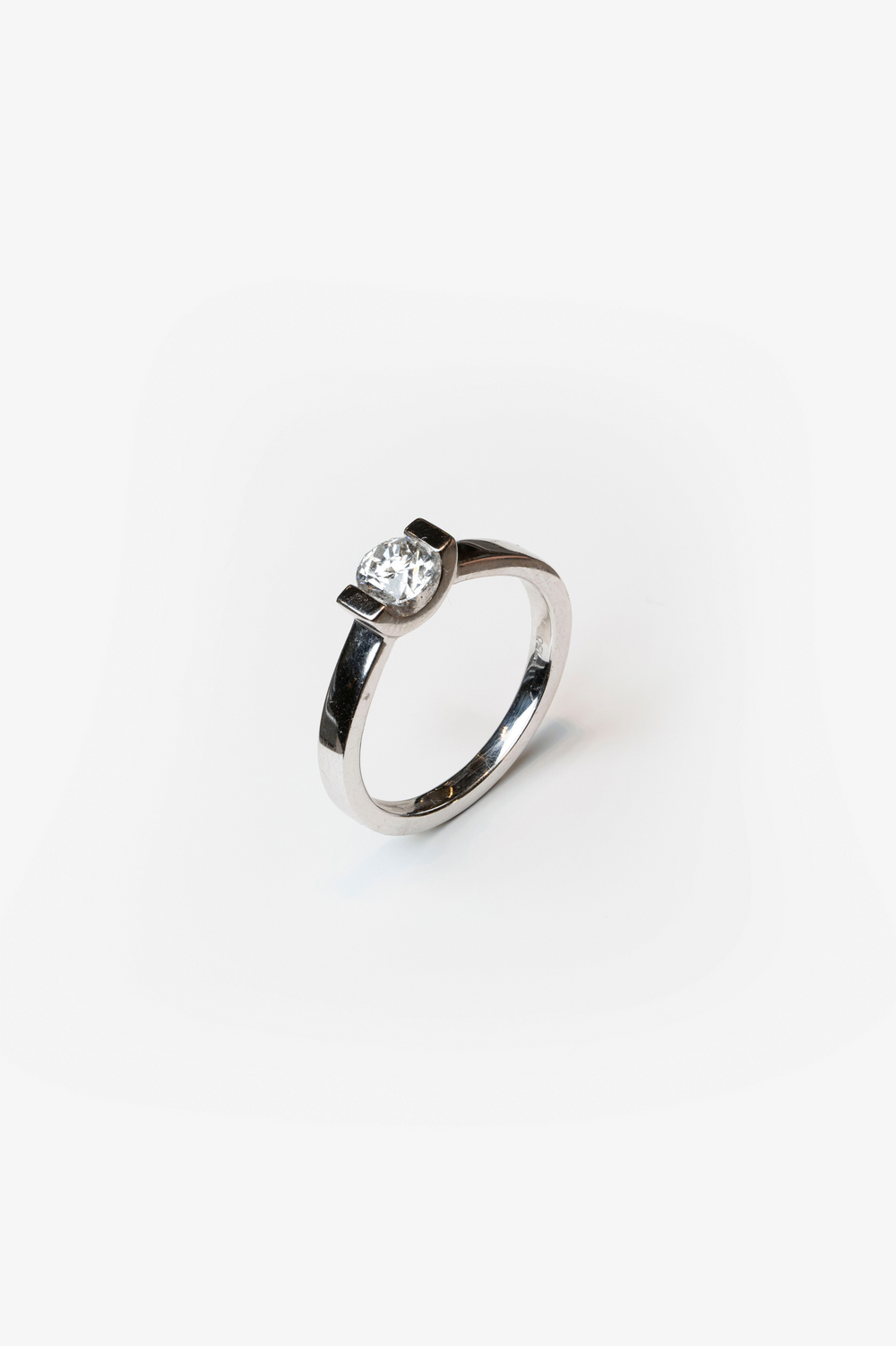 White Gold Engagement Ring with Diamond