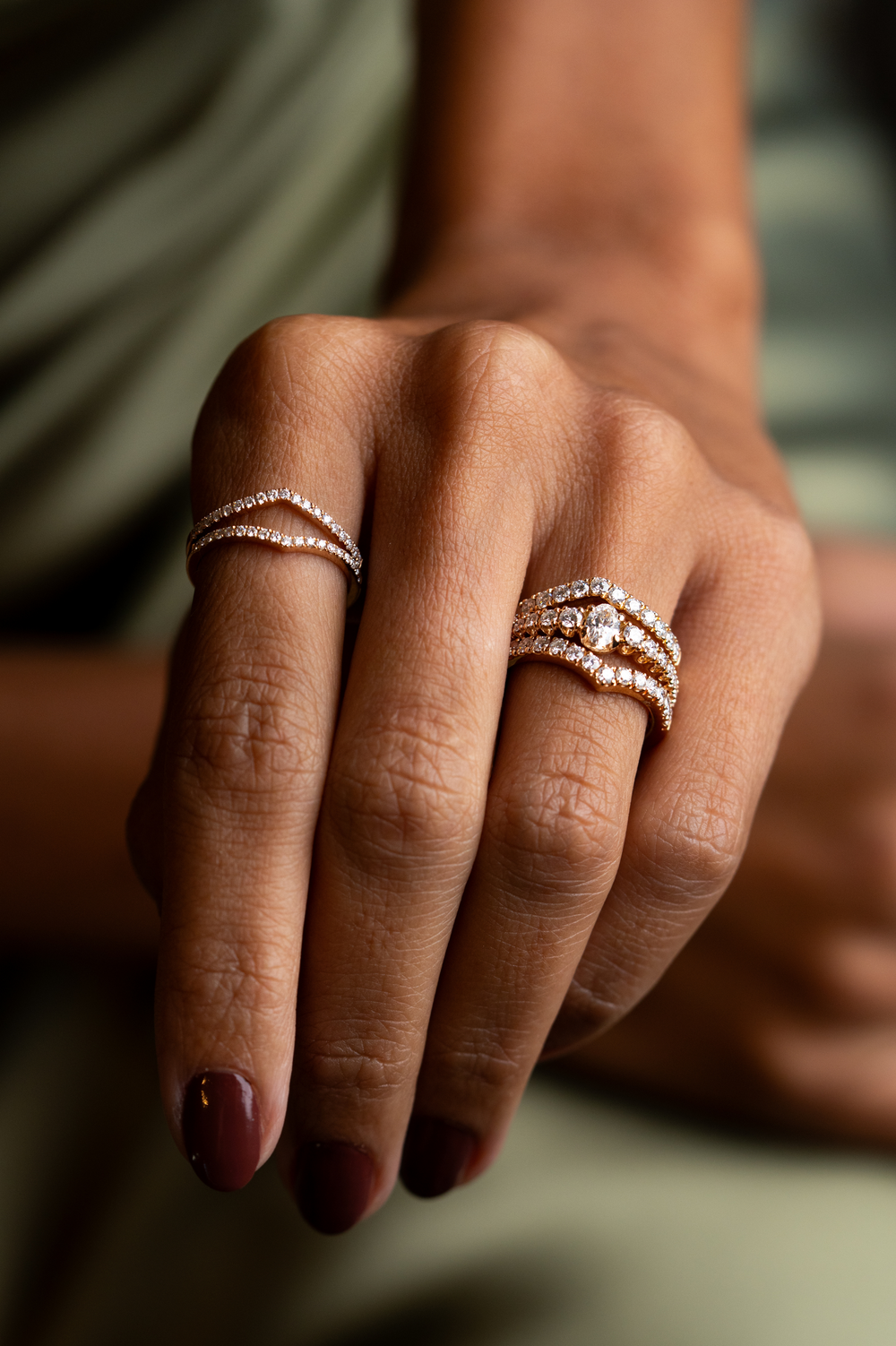 Anel de noivado em ouro rosa com diamantes