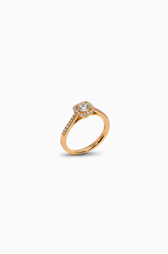 Anel de noivado retangular com diamante