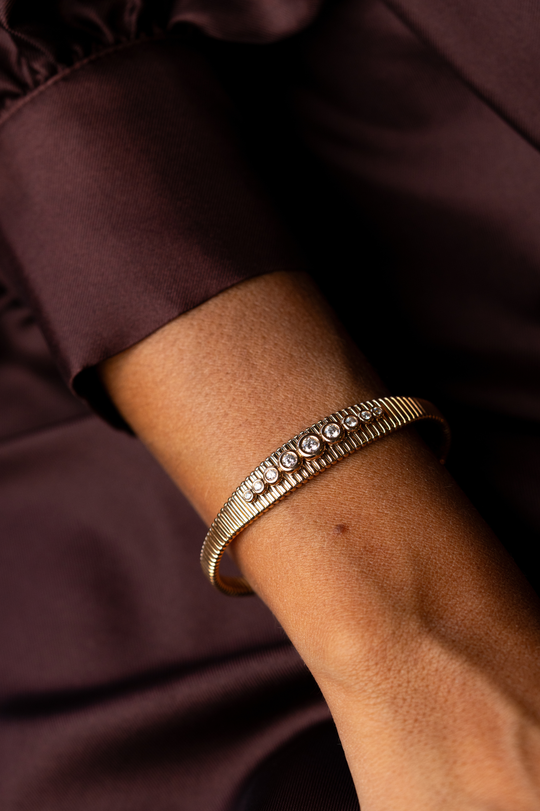Pink Gold Texture Bracelet with 9 Diamonds