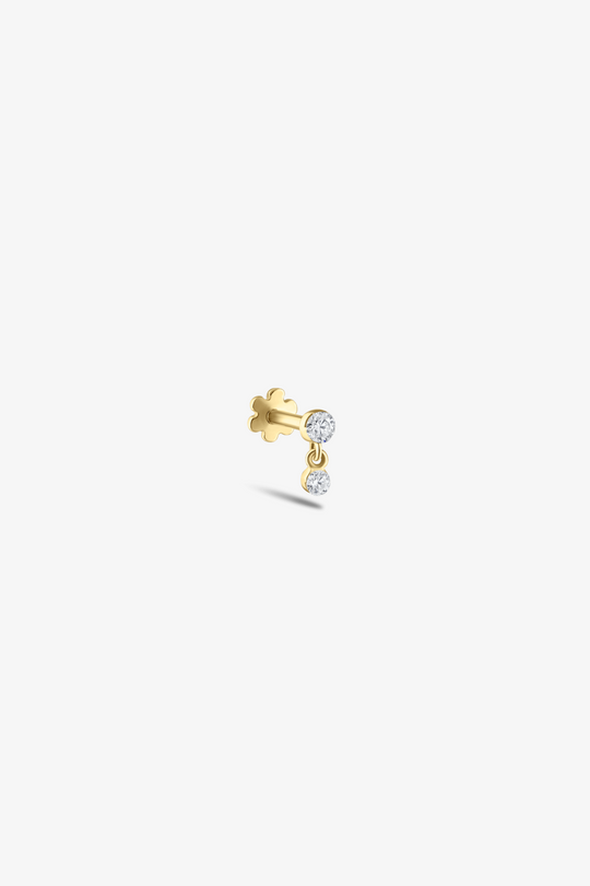 Piercing com pendente e diamantes