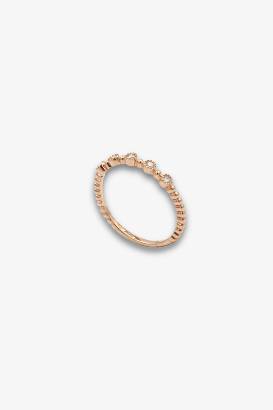 Anel em ouro rosa com 5 diamantes