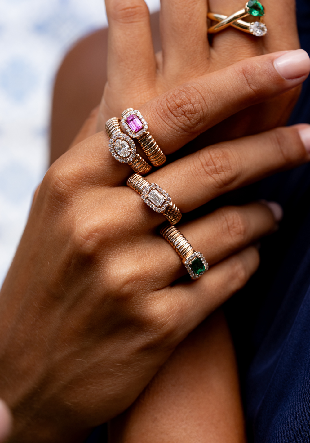 Anel de ouro rosa com diamantes