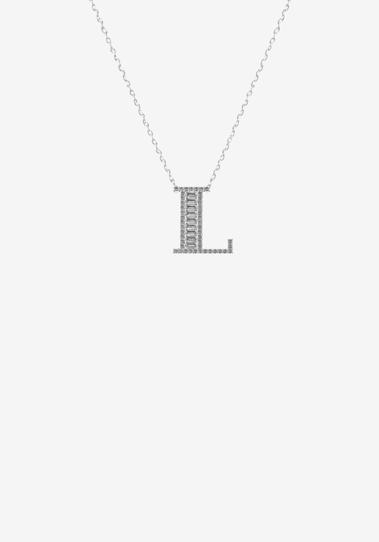 Colar letra em ouro e diamantes