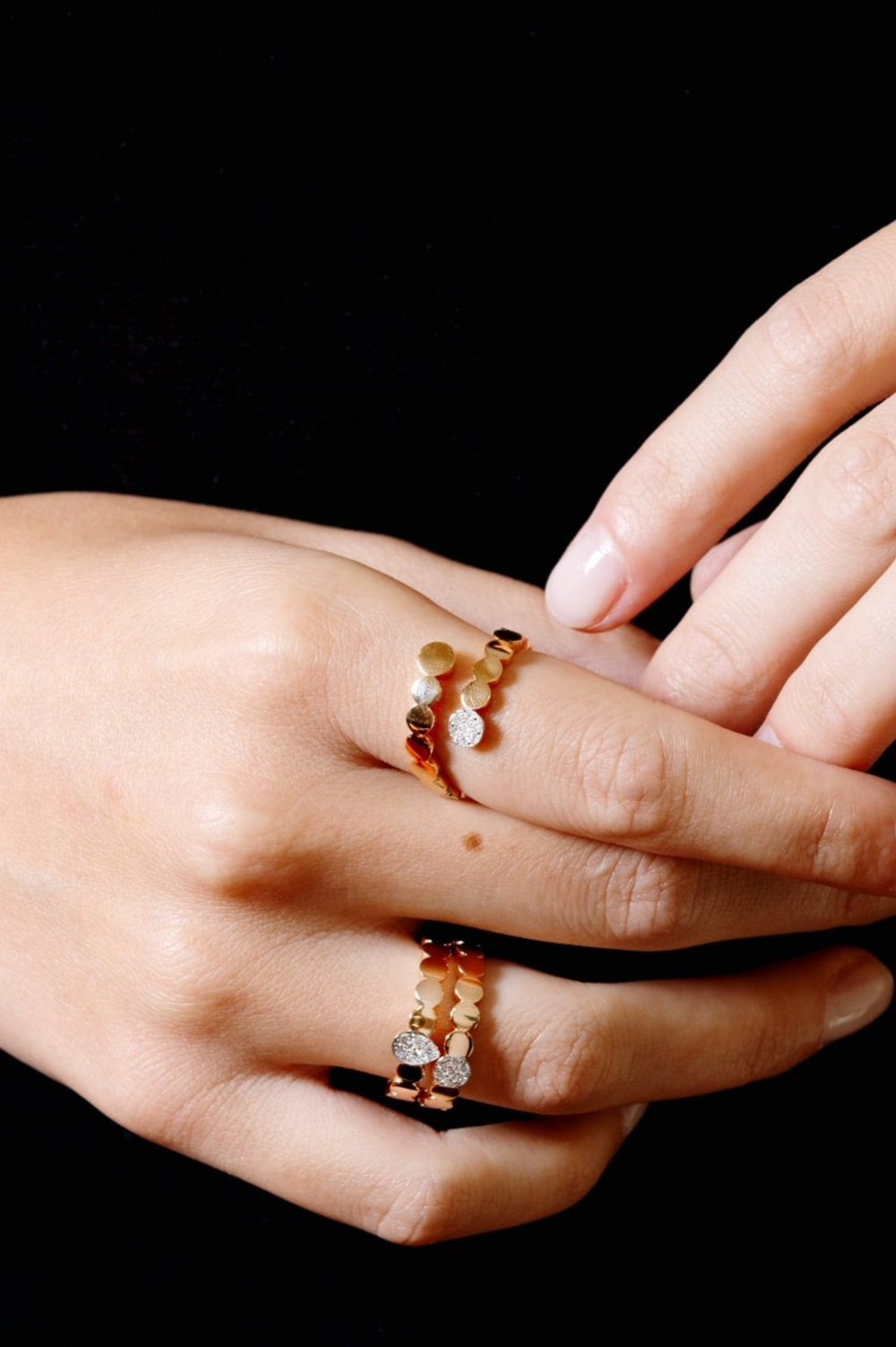 Anel Millenuci em ouro rosa com diamantes