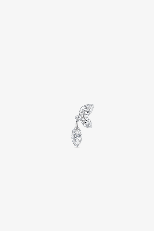 Piercing em pêra com diamantes