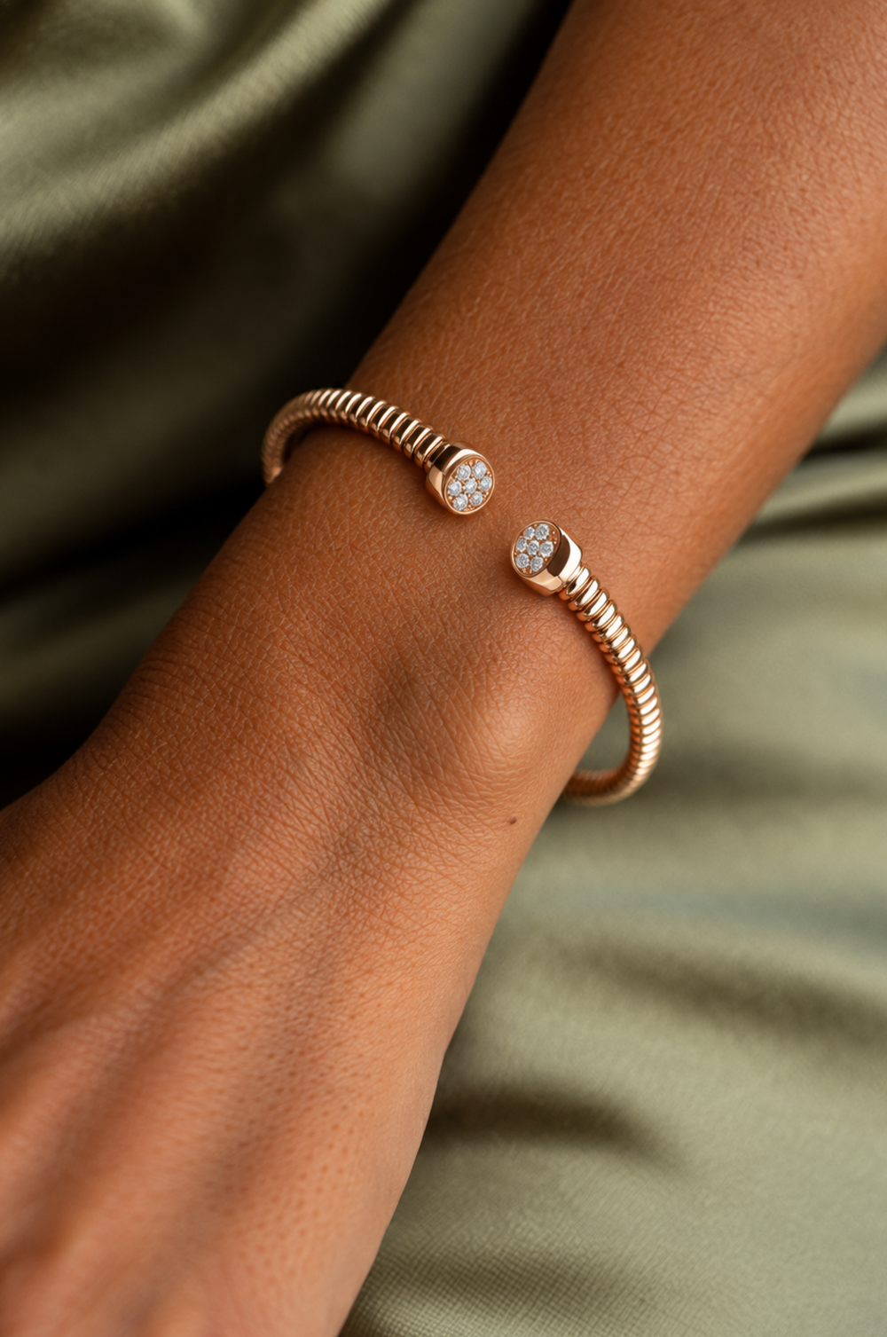 Pulseira em ouro rosa com diamantes
