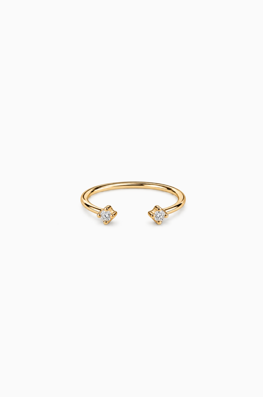 Anel em ouro amarelo com dois diamantes