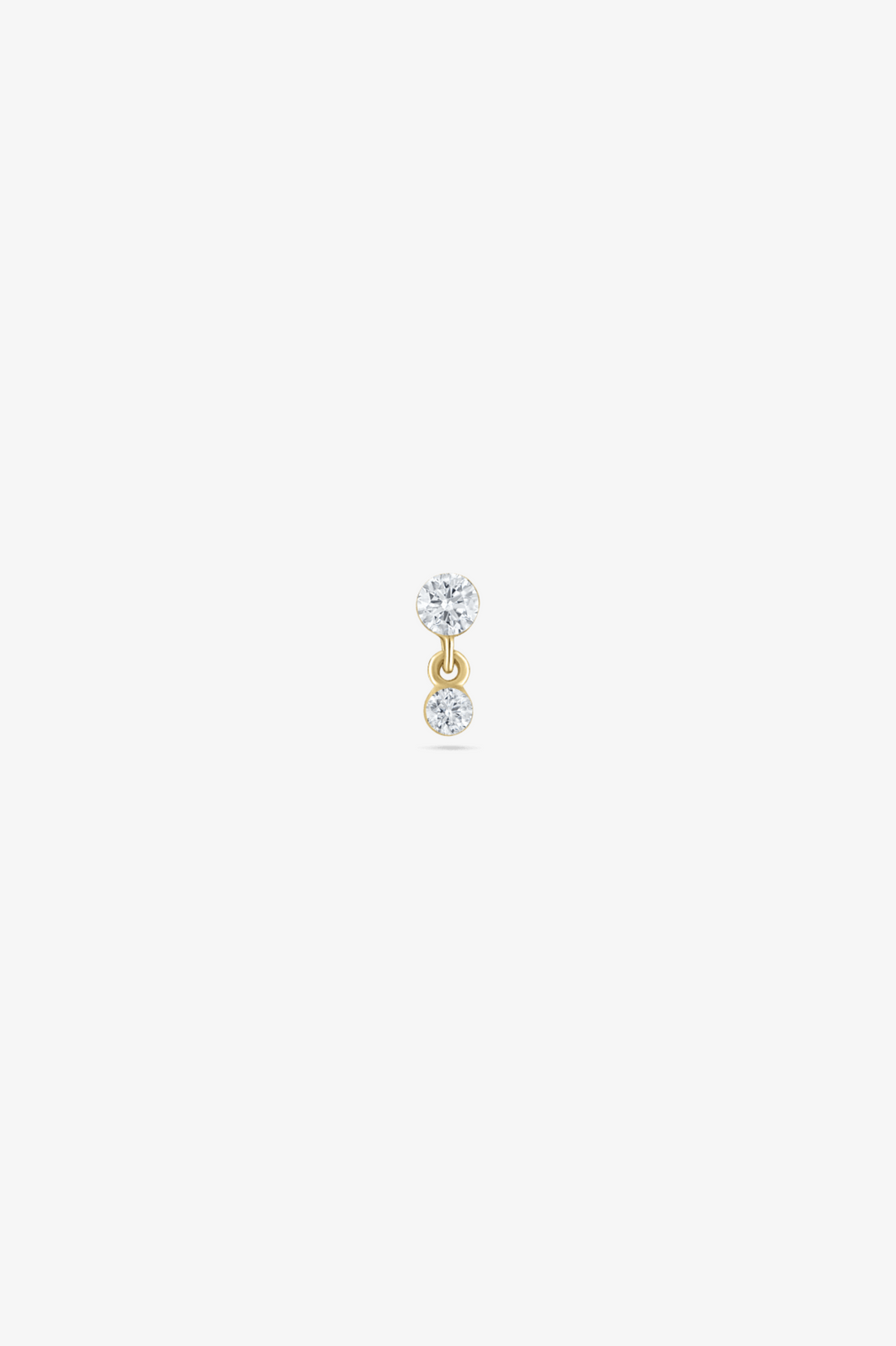 Piercing com pendente e diamantes