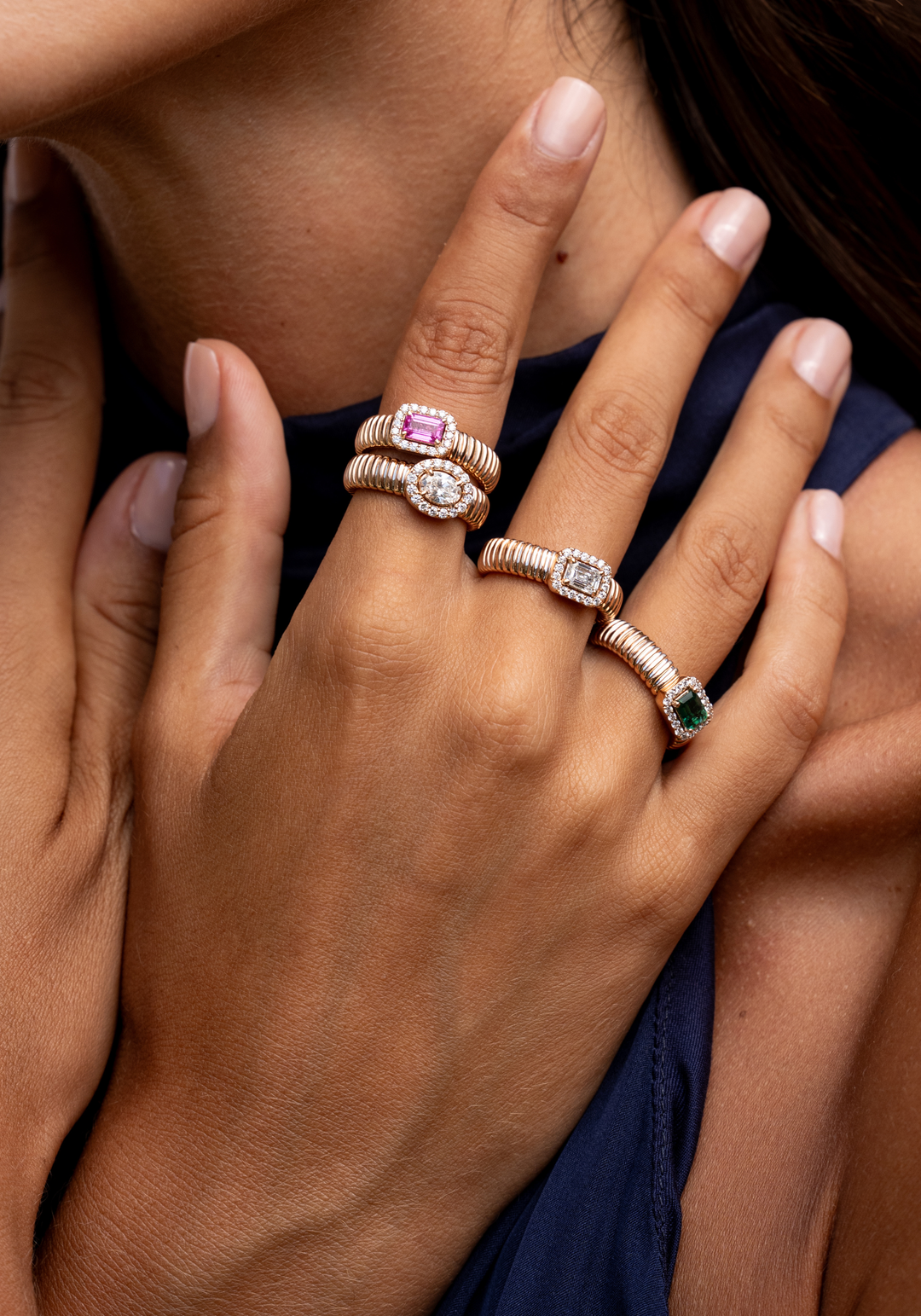 Anel de ouro rosa com diamantes