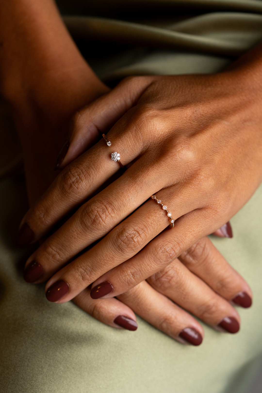 Anel em ouro rosa com 5 diamantes