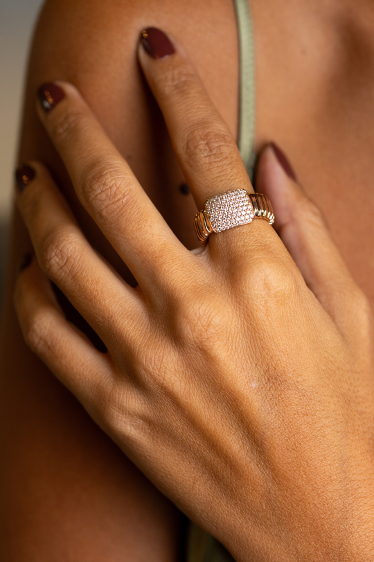 Anel em Ouro com Diamantes