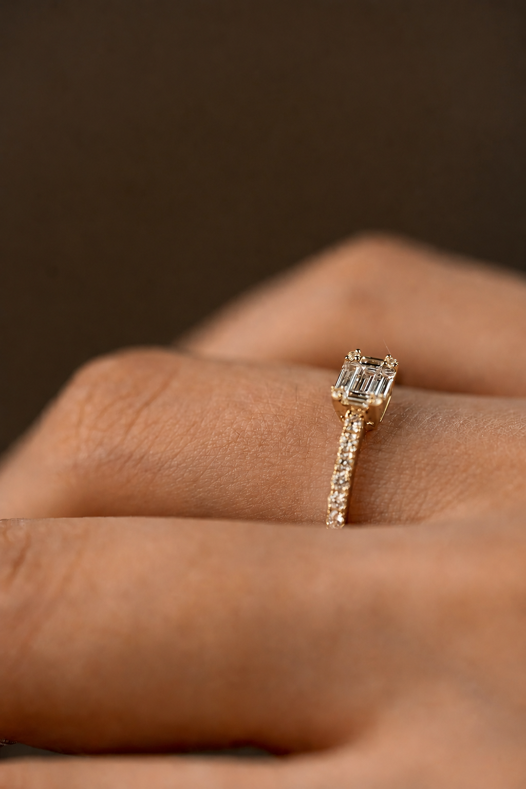 Anel de Noivado em Ouro Amarelo e Diamante
