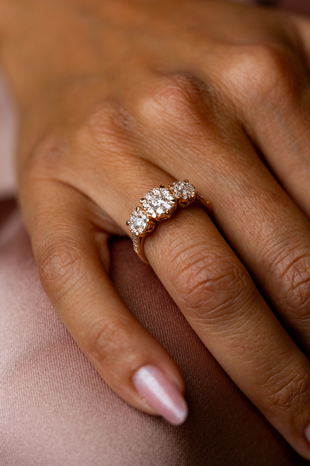 Anel de noivado em ouro rosa e diamantes