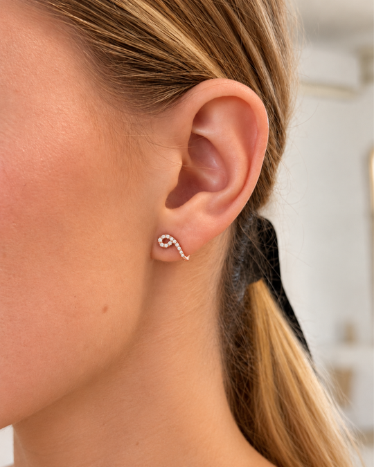 Brincos Maison Rose em ouro rosa com diamantes