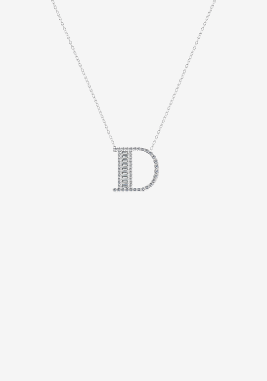 Colar letra em ouro e diamantes