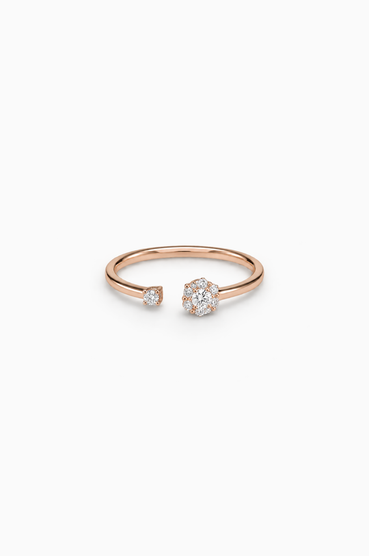 Anel em ouro rosa com flor e diamantes