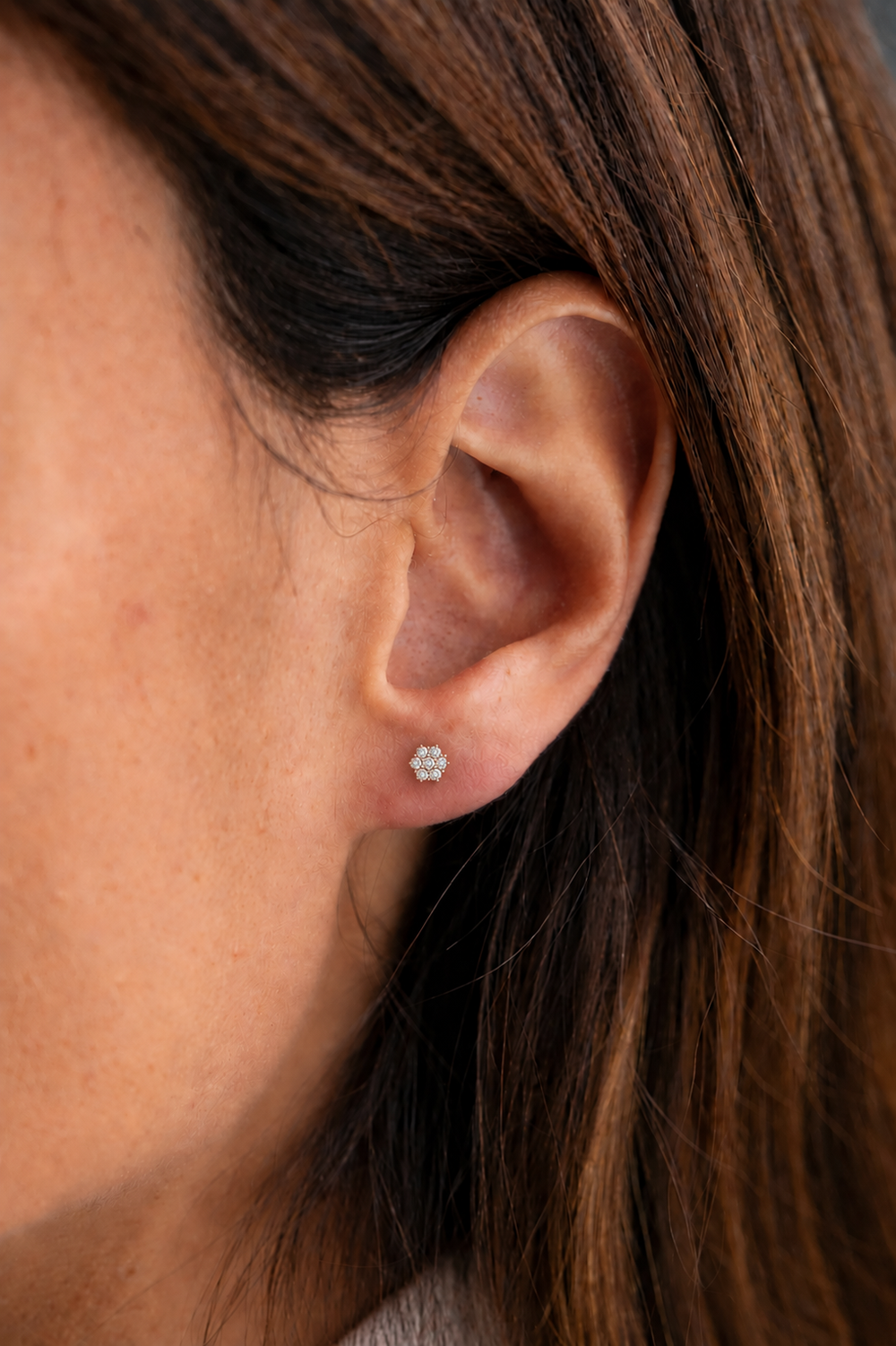 Brincos Tiny Flower em Ouro Rosa com Diamantes