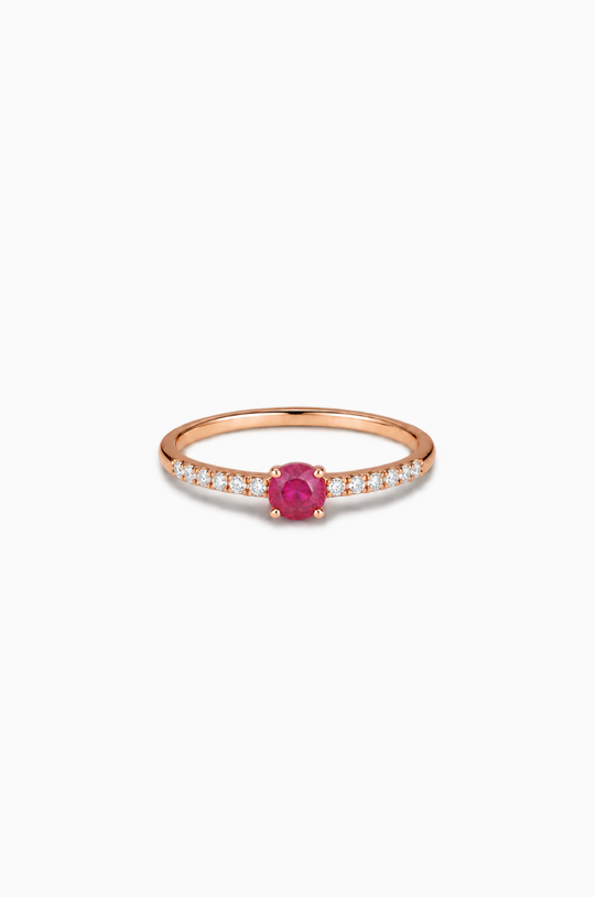 Anel em ouro rosa com diamantes e rubi