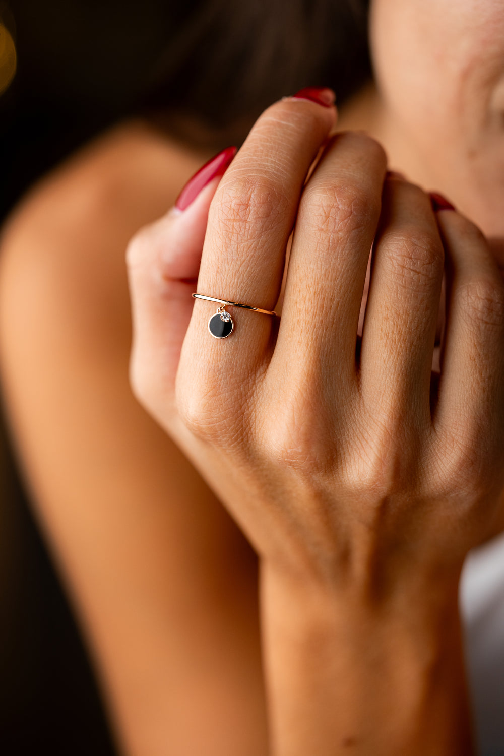 Anel em ouro rosa com esmalte e diamante