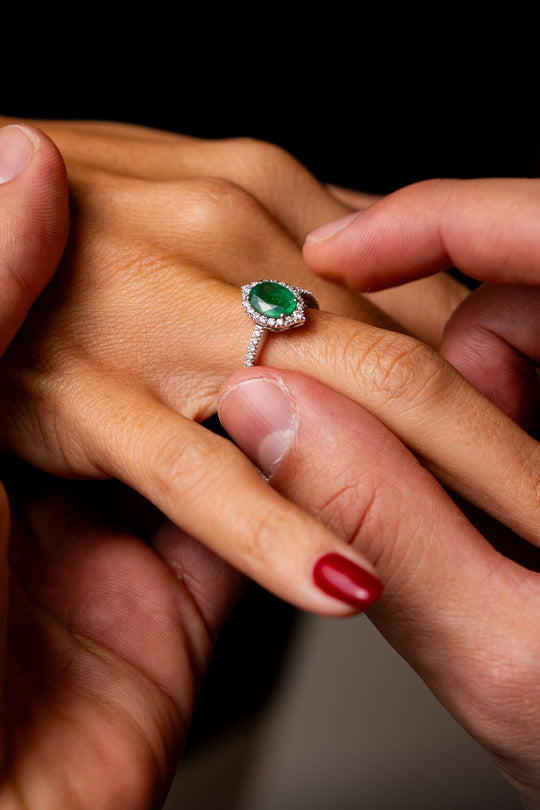 White Gold Engagement Ring with Diamonds and Emerald