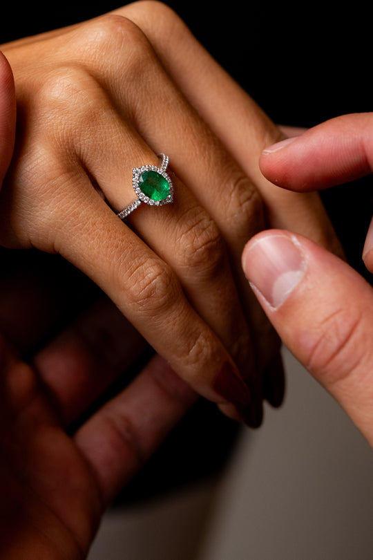 White Gold Engagement Ring with Diamonds and Emerald