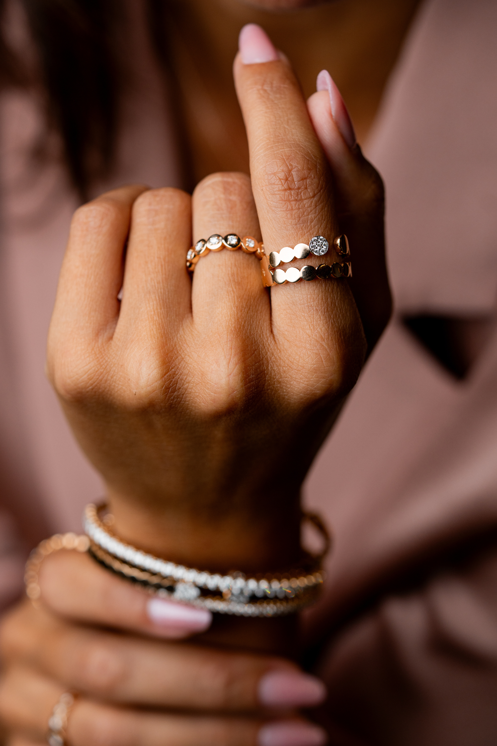 Anel Millenuci em ouro rosa com diamantes