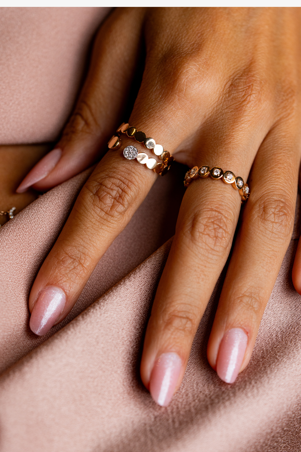 Anel Millenuci em ouro rosa com diamantes