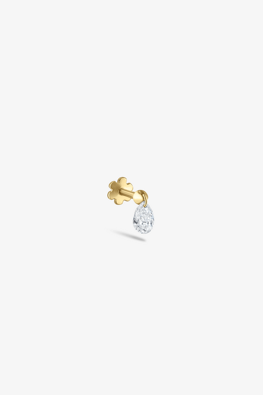 Piercing em pêra com diamantes