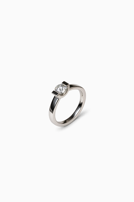 Anel de noivado em ouro branco com diamante