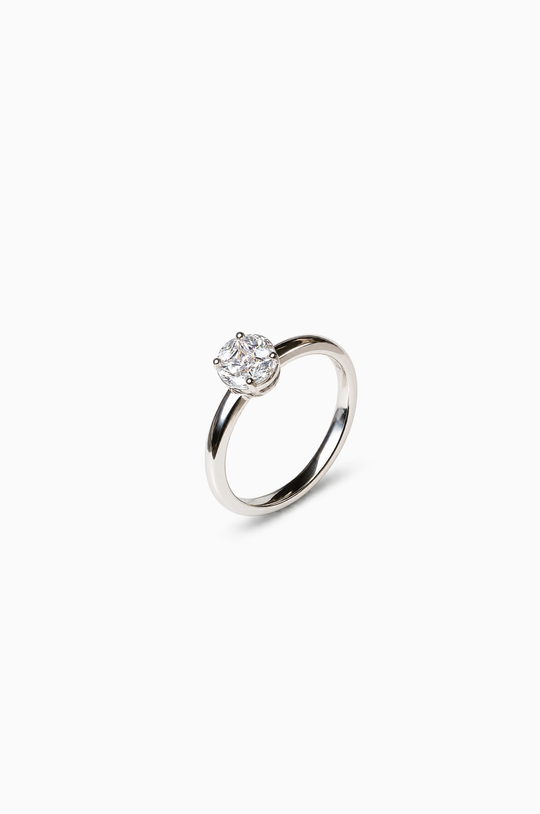 Anel de noivado em ouro branco com diamantes