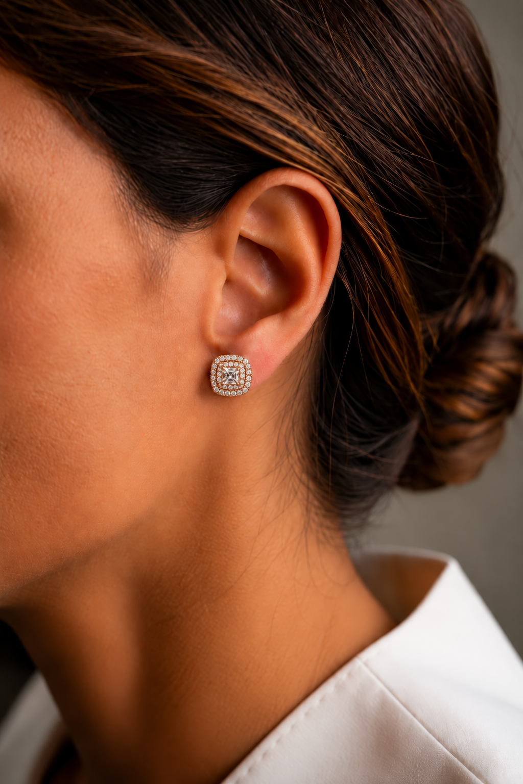 Brincos quadrados em ouro rosa com diamantes