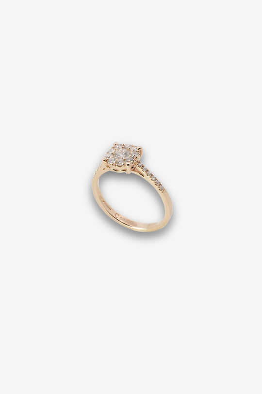 Anel de noivado em ouro rosa com diamantes