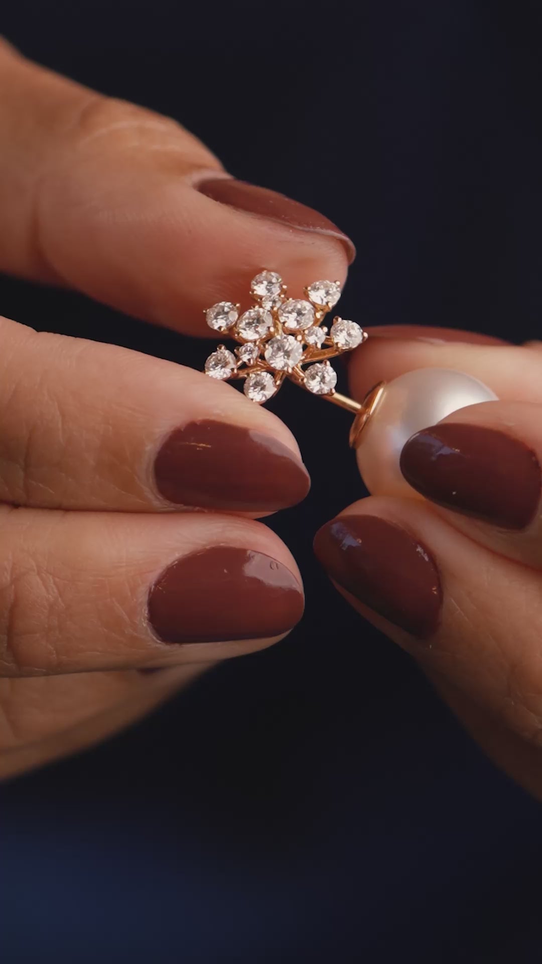 Brincos Flor em ouro rosa com pérola e diamantes