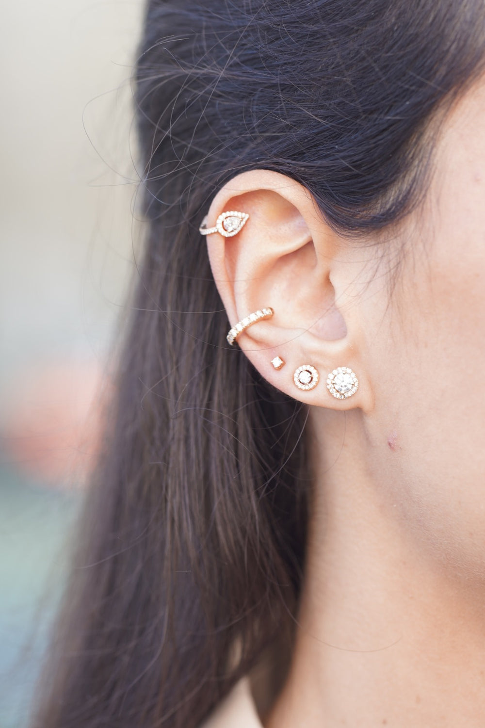 Brincos em ouro rosa e diamante
